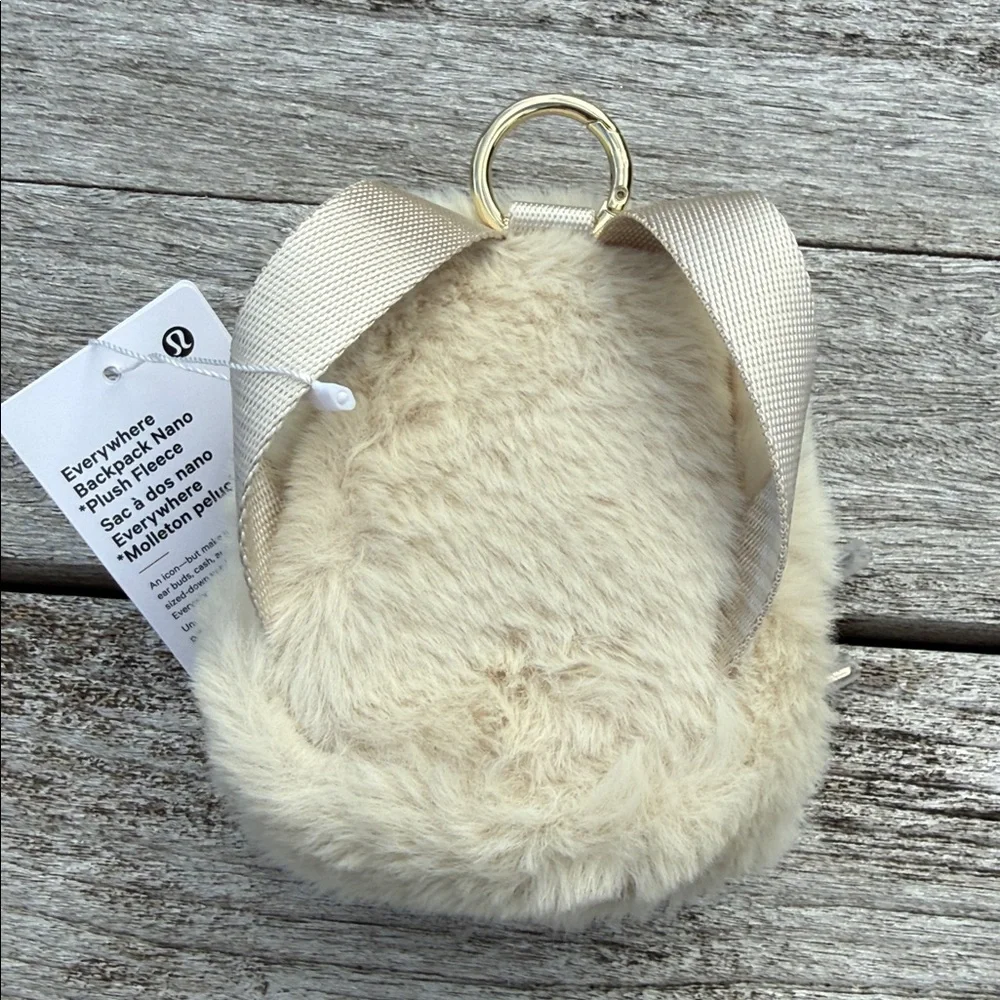 Lululemon Everywhere Nano Backpack Plush Fleece Natural Ivory/Gold‎ nwt